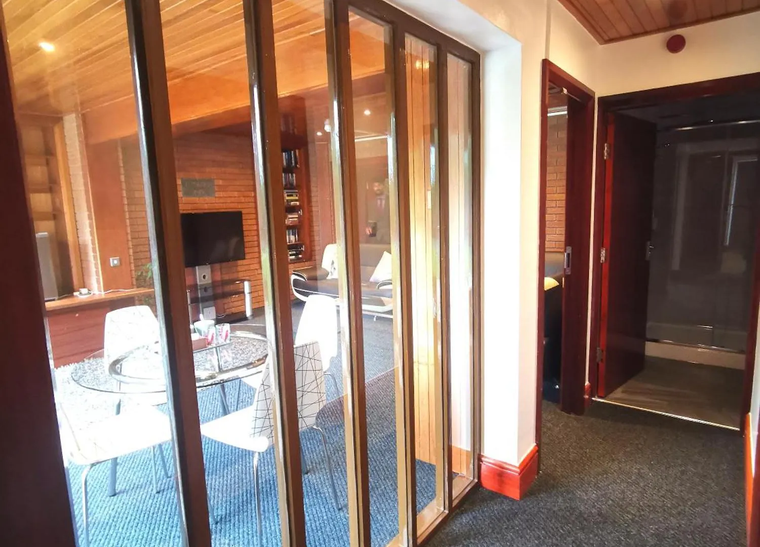 The Elmsleigh Suite At Claremont Hotel Nottingham